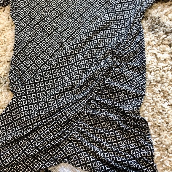 4 Maternity tops, size small - Picture 5 of 10